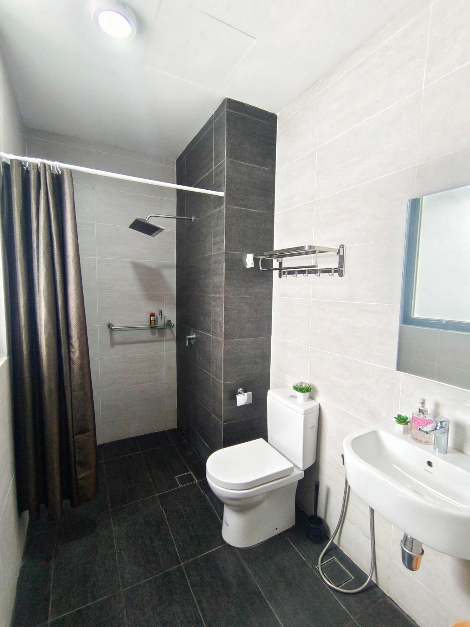 One Bedroom Troika Kota Bharu By Aghome, Modern Design Eksteriør billede