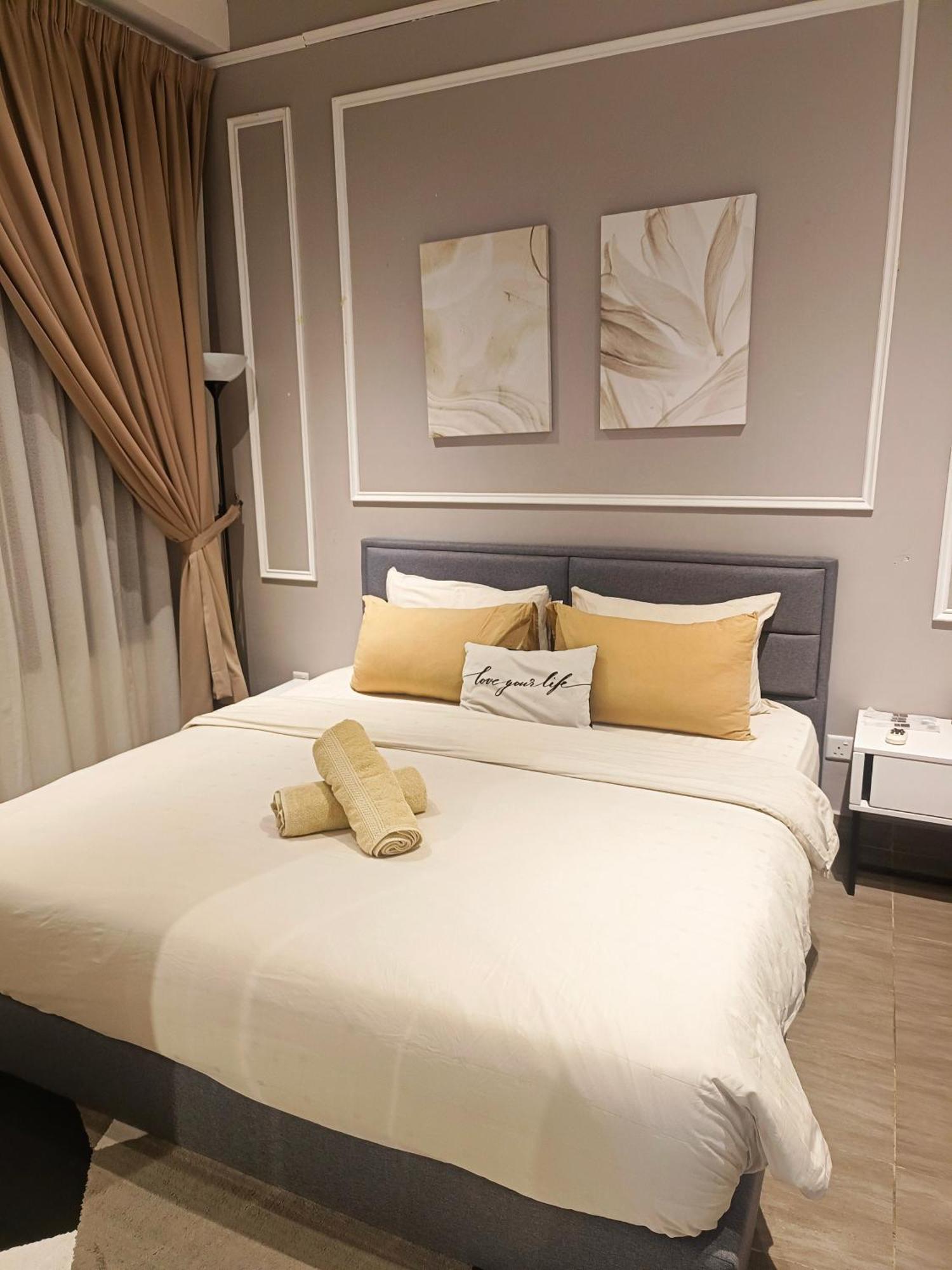 One Bedroom Troika Kota Bharu By Aghome, Modern Design Eksteriør billede